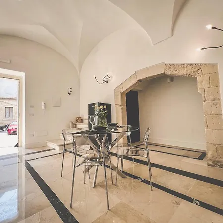 Palazzo Epulione 公寓 *